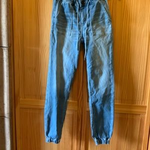 American Eagle jogger style jeans